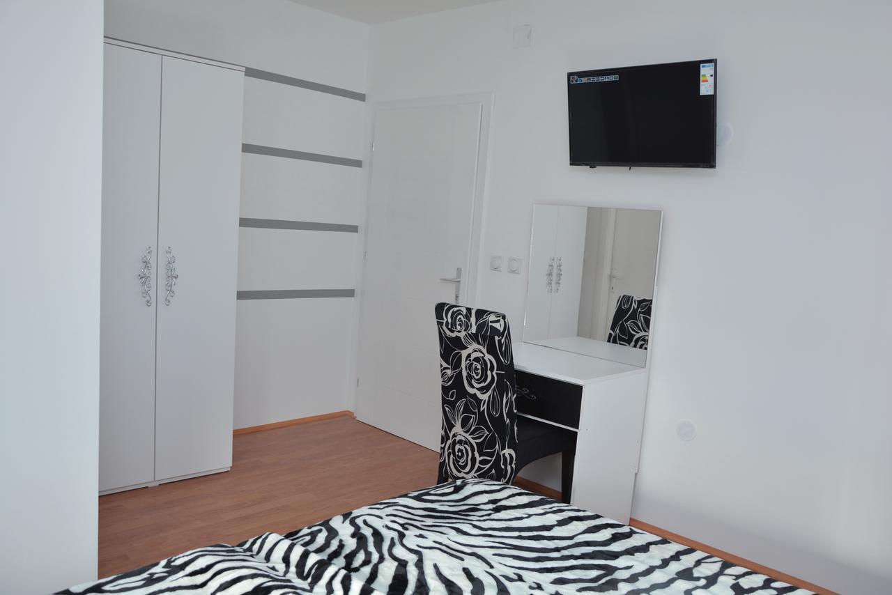 Prenociste Bojan 017 Bed & Breakfast Vranje Exterior photo