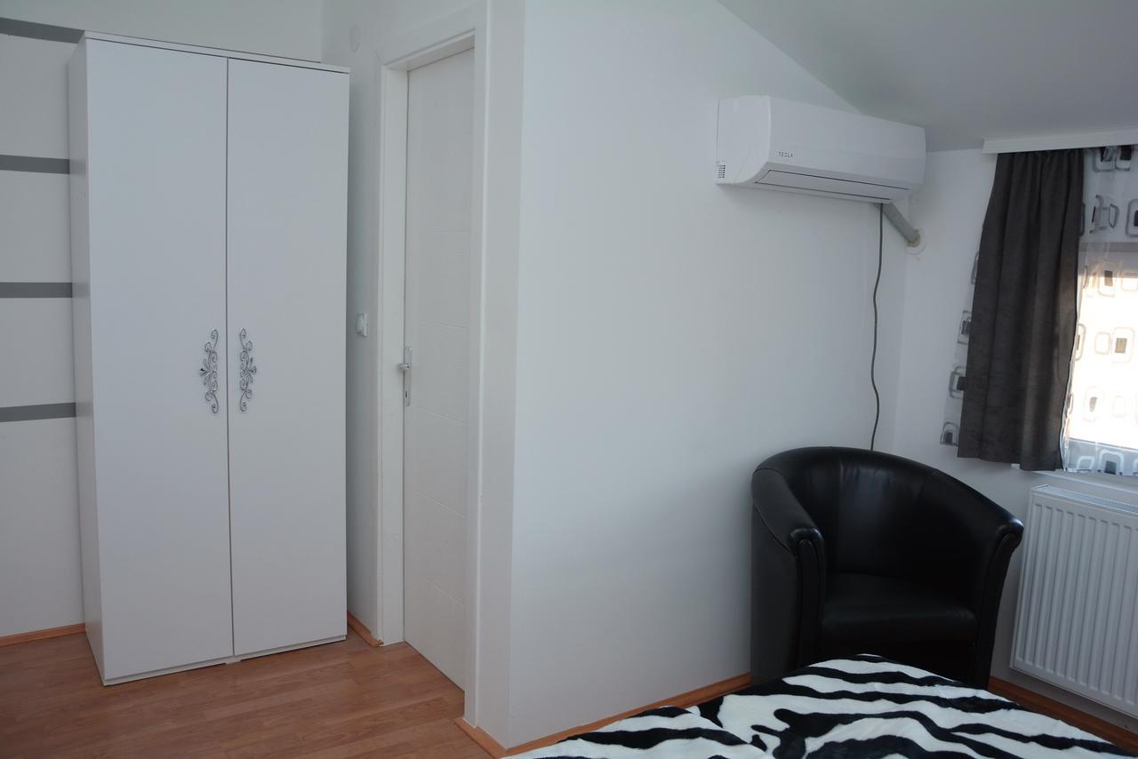 Prenociste Bojan 017 Bed & Breakfast Vranje Exterior photo