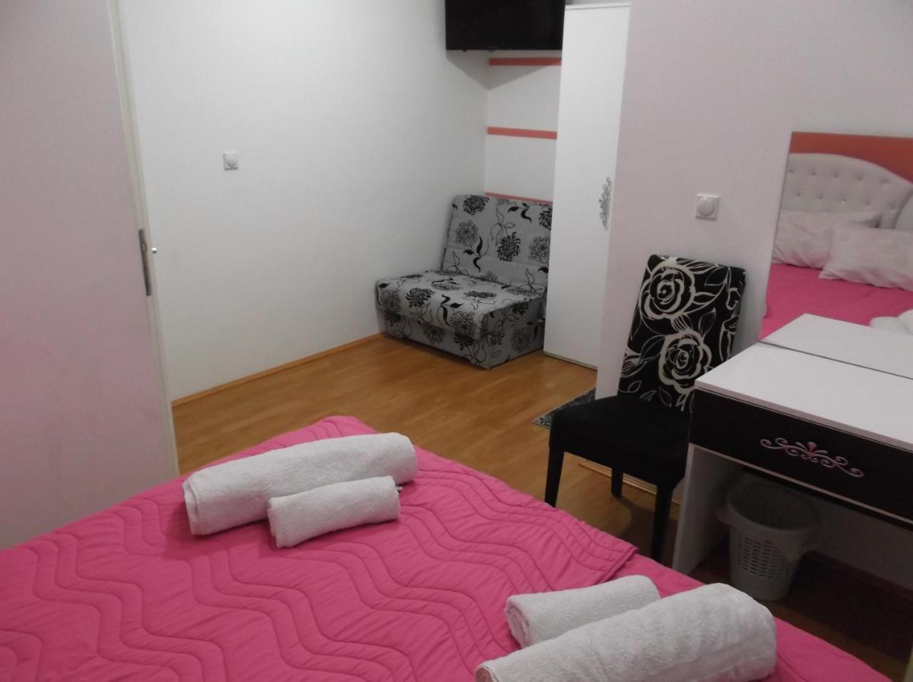 Prenociste Bojan 017 Bed & Breakfast Vranje Exterior photo