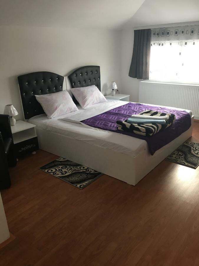 Prenociste Bojan 017 Bed & Breakfast Vranje Exterior photo